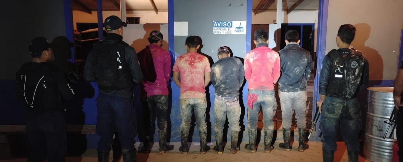 Fuerza Pública detuvo a 19 oreros en Crucitas