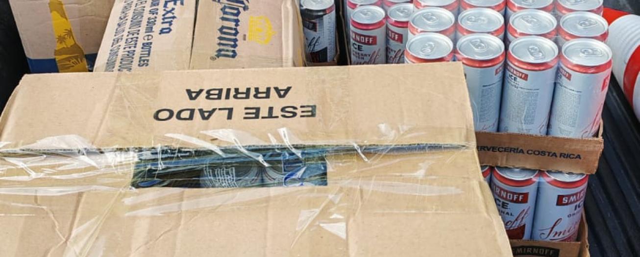Operativo interinstitucional permite decomiso de licores y cigarrillos comercializados irregularmente en Grecia 