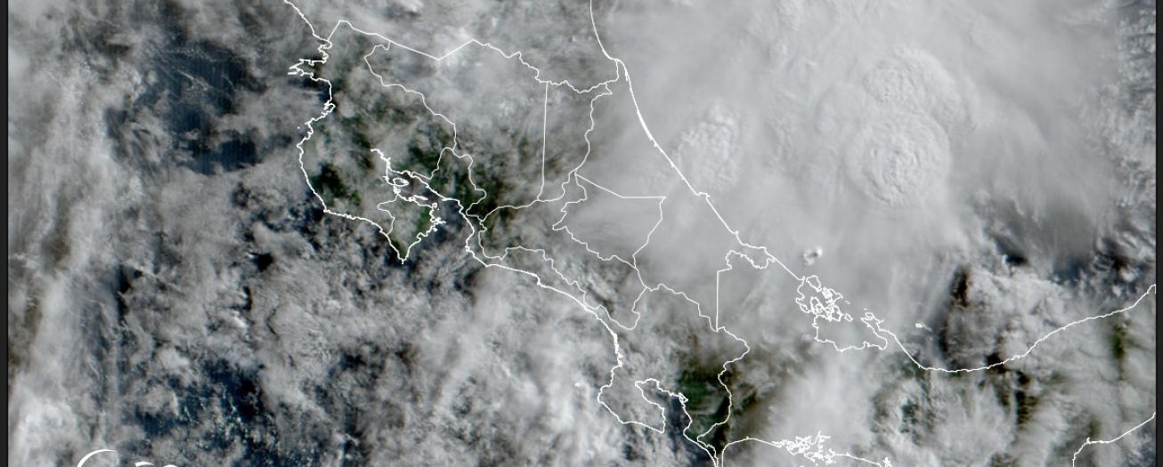 Onda tropical #9 se ubica sobre Costa Rica