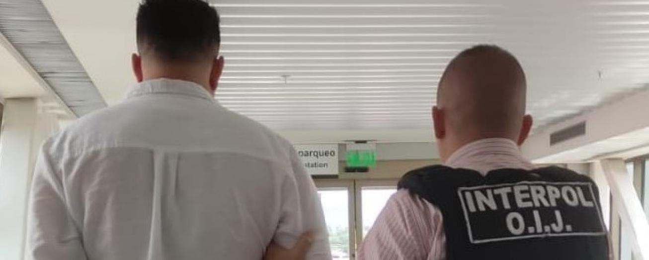 Interpol detiene a un sujeto requerido cuando pretendía salir de Costa Rica 