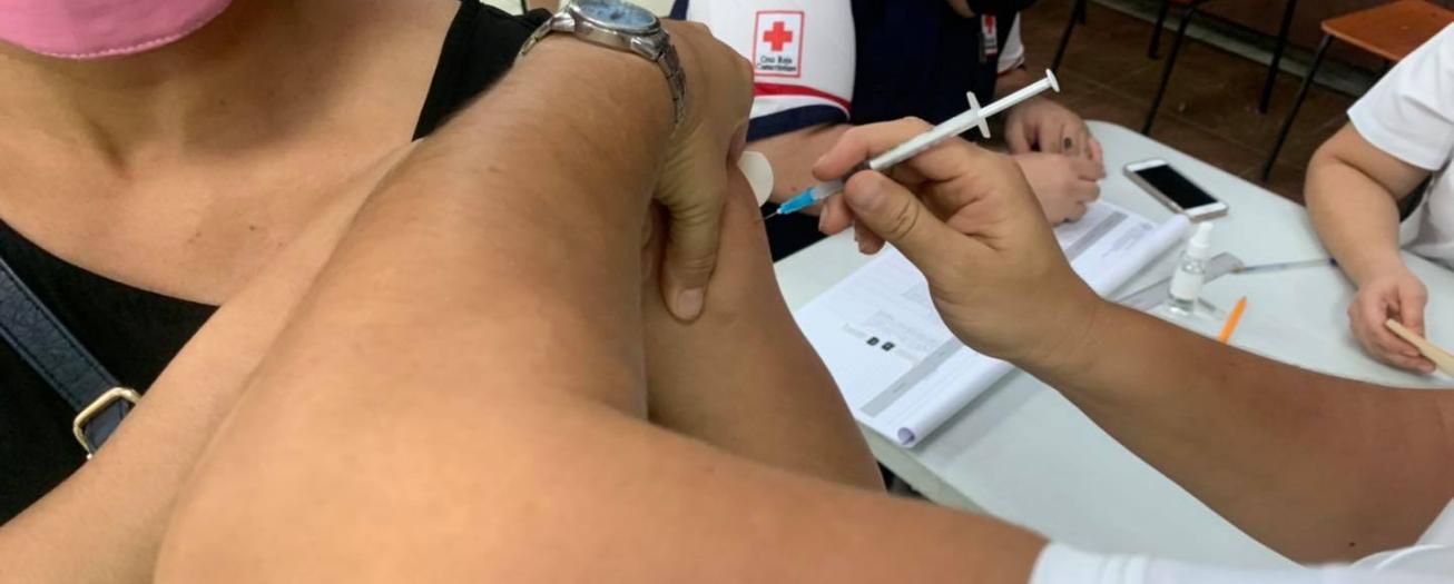 Turistas podrán vacunarse contra COVID-19 en Costa Rica