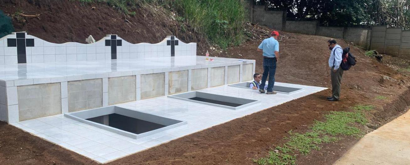 Construyen nueva bóveda en cementerio municipal para fallecidos por Covid-19