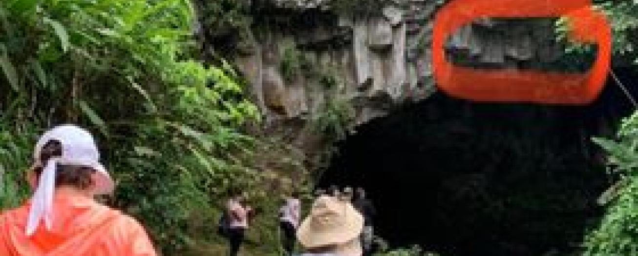 Se desprenden piedras del puente de Piedra mientras pasaba vagoneta