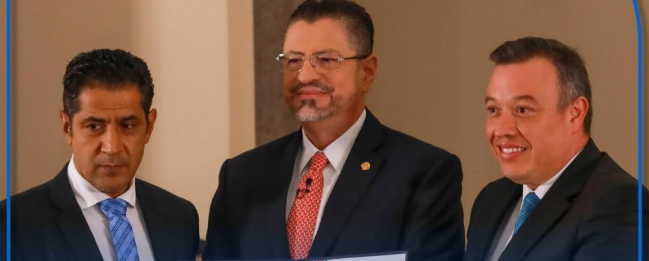 MEIC pone en consulta pública 11 decretos que eliminan tarifas mínimas obligatorias en servicios profesionales  