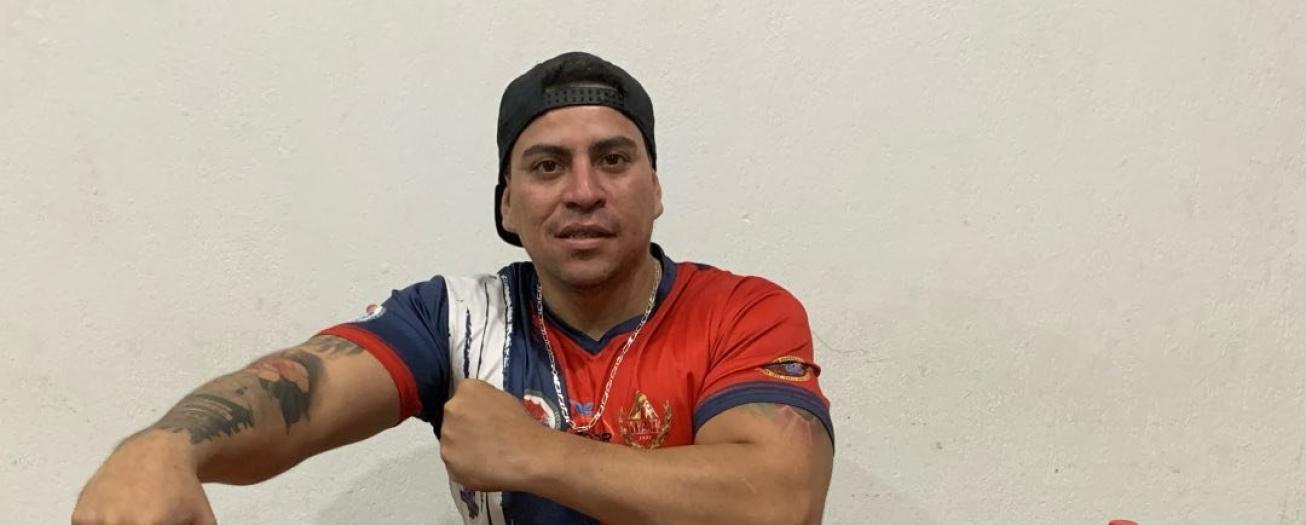 Atleta paralímpico de Grecia participará del torneo de pulsos más importante del continente