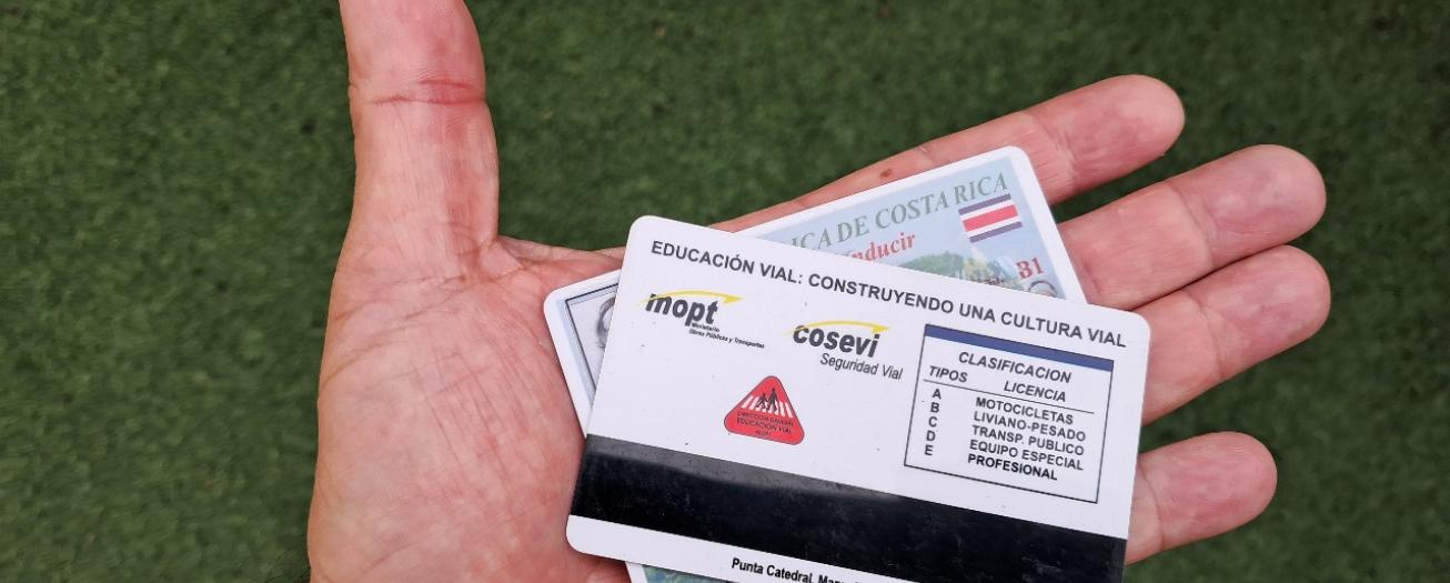 Conductores deben renovar su licencia, aunque no sea  obligatorio portarla físicamente 