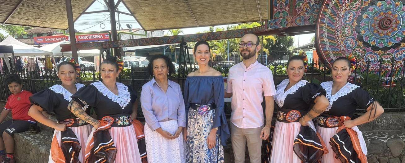 Primera Dama inaugura Feria de la Mujer en Sarchí  