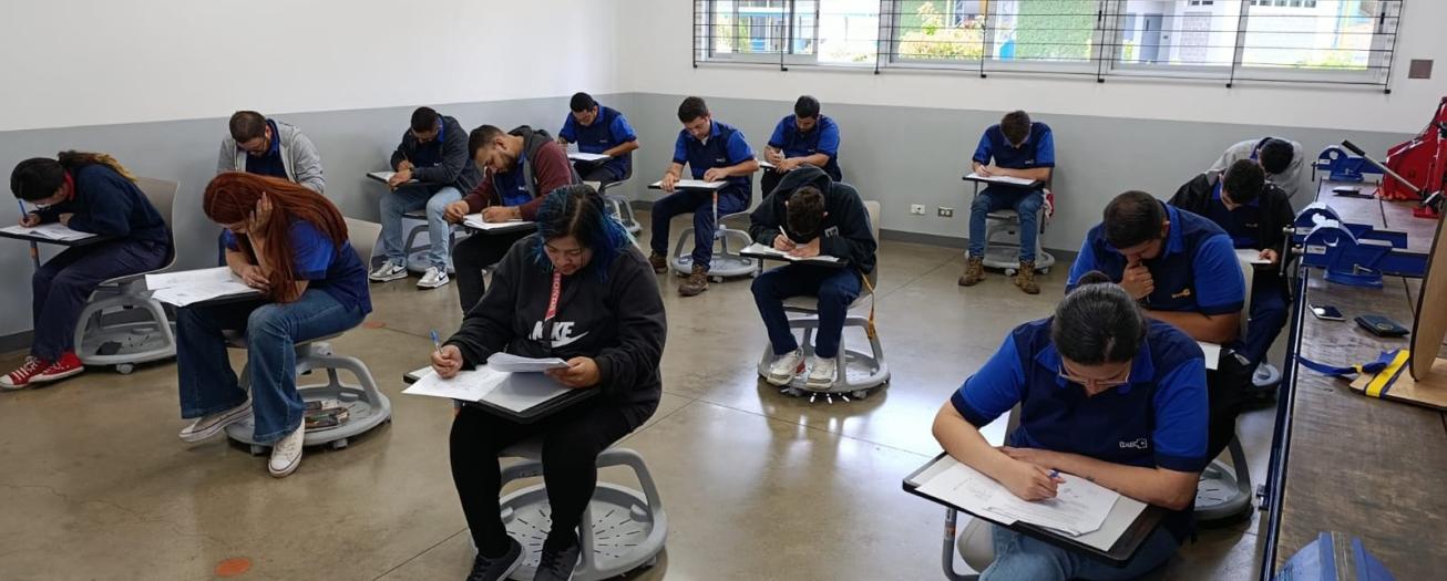 Convenio permitirá a cinco mil estudiantes con Avancemos formarse en el INA 