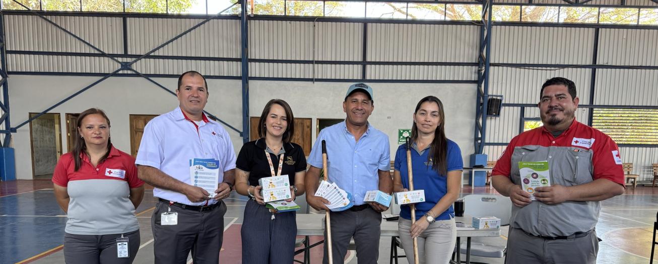Cruz Roja dona más de 2000 mascarillas a escolares de las zonas altas de Grecia