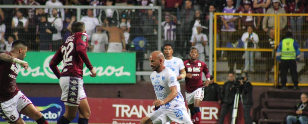 Grecia sigue sin reaccionar y se acerca a Liga de Ascenso