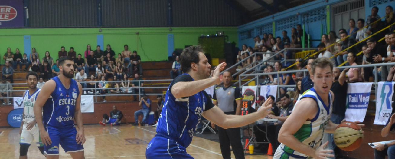 Grecia sólo le aguantó el primer cuarto a Escazú