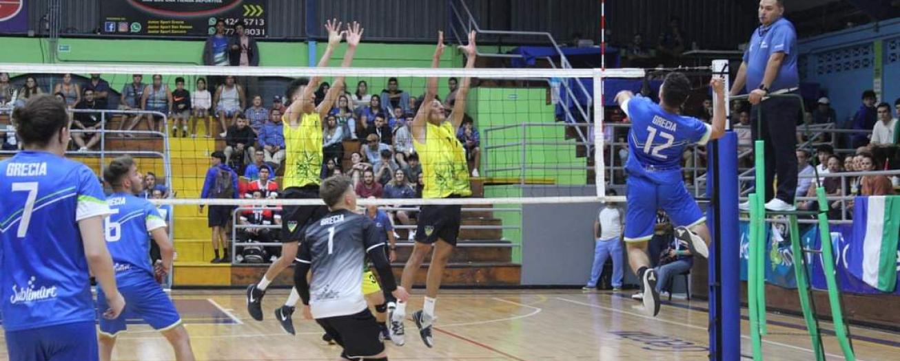 Grecia pierde en su debut 