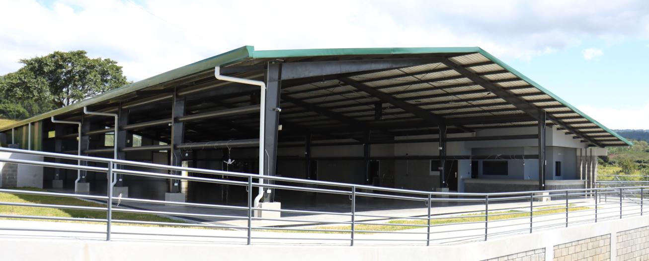 Poás cuenta desde hoy con un moderno campo ferial 