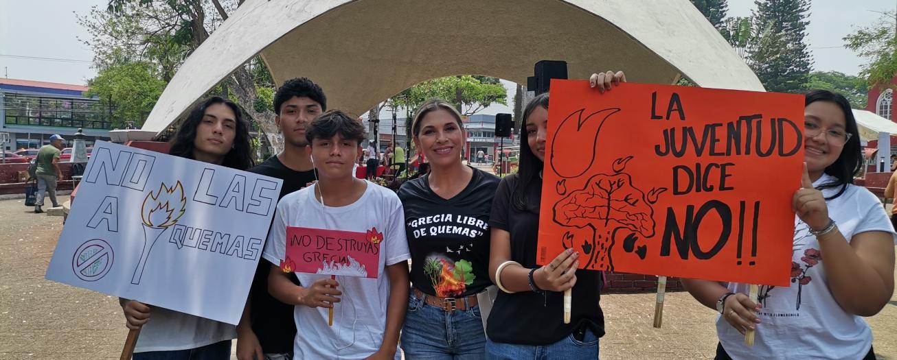 Grecia se manifiesta contra la quema de cañales