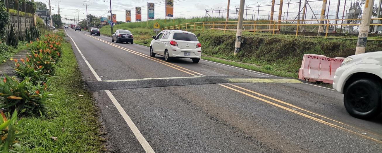En menos de 5 kilómetros hay seis reductores de velocidad en ruta Grecia a Poás