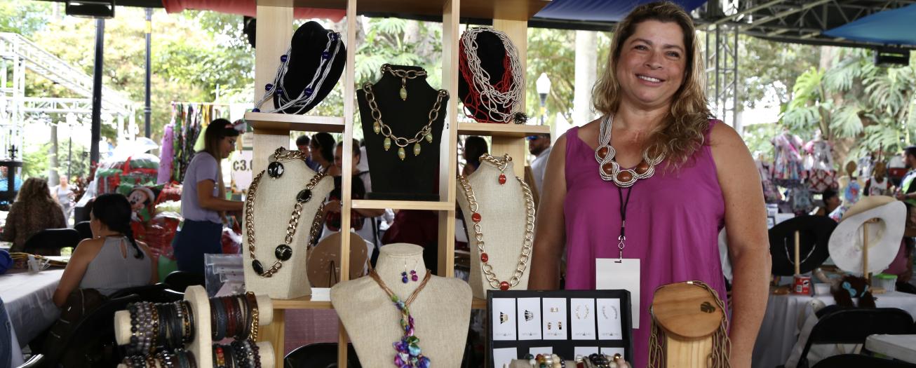 Programa Alajuela Emprende gradúa a 88 emprendedores que fortalecerán su desarrollo empresarial   