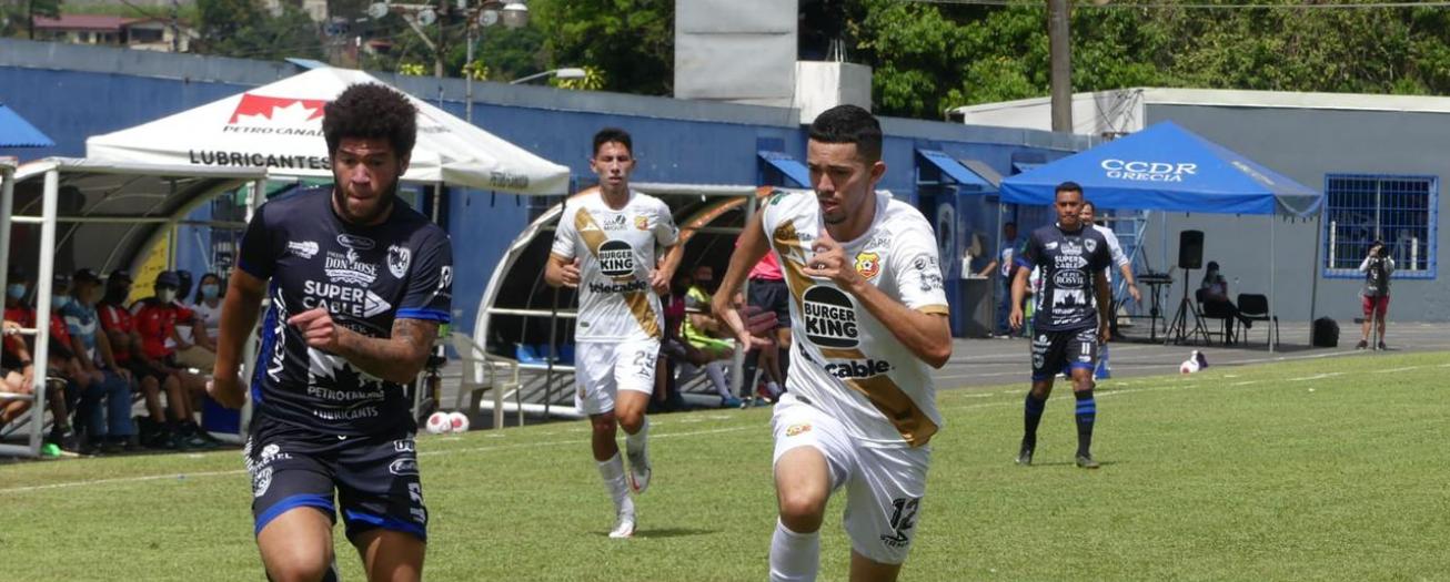 Grecia perdonó al Campeón en el primer tiempo y se tiene que conformar con un empate