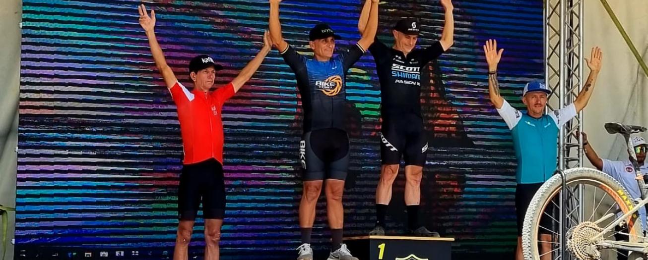 Ciclistas griegos logran segundo y quinto lugar en el Trans Costa Rica Bike Festival 2022