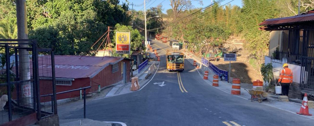 Conavi habilita paso sobre quebrada Valverde en el Raicero de Grecia 