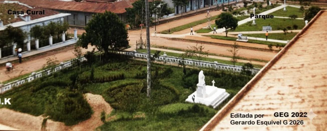 La baranda de cemento alrededor del Templo Católico de Grecia