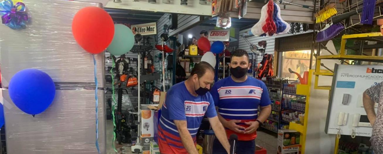 Ferretería Los Ángeles celebra su 20 aniversario