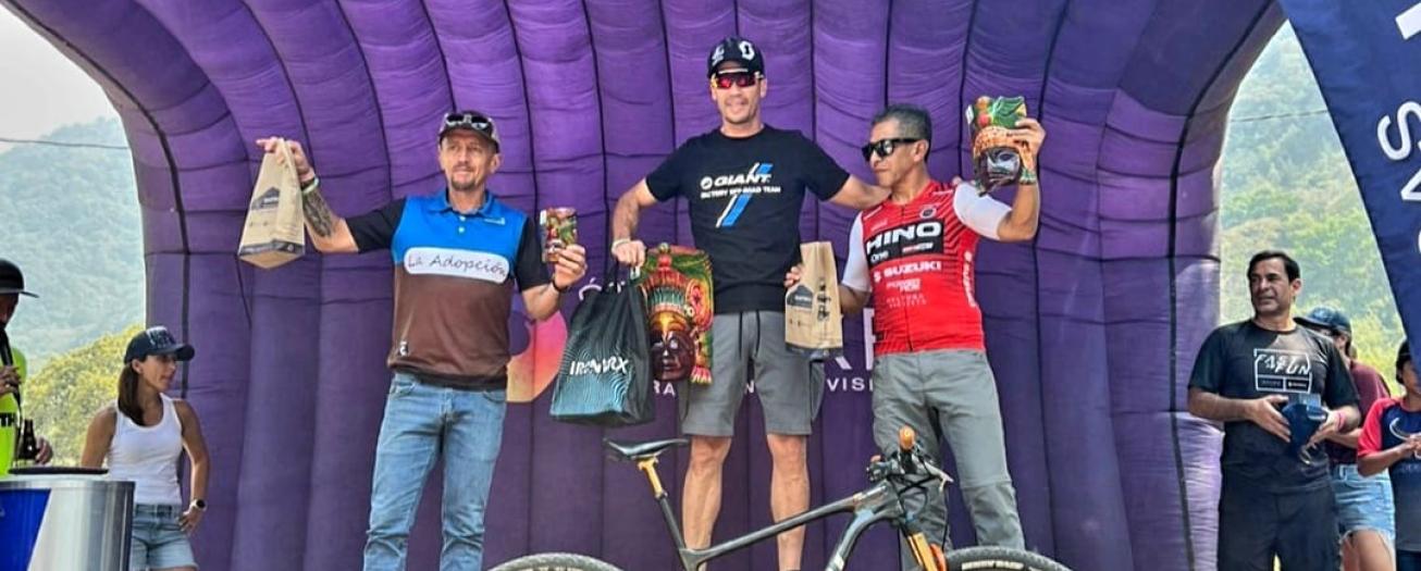 Ciclistas griegos logran tercer y cuarto lugar en Reto del Quetzal en Guatemala