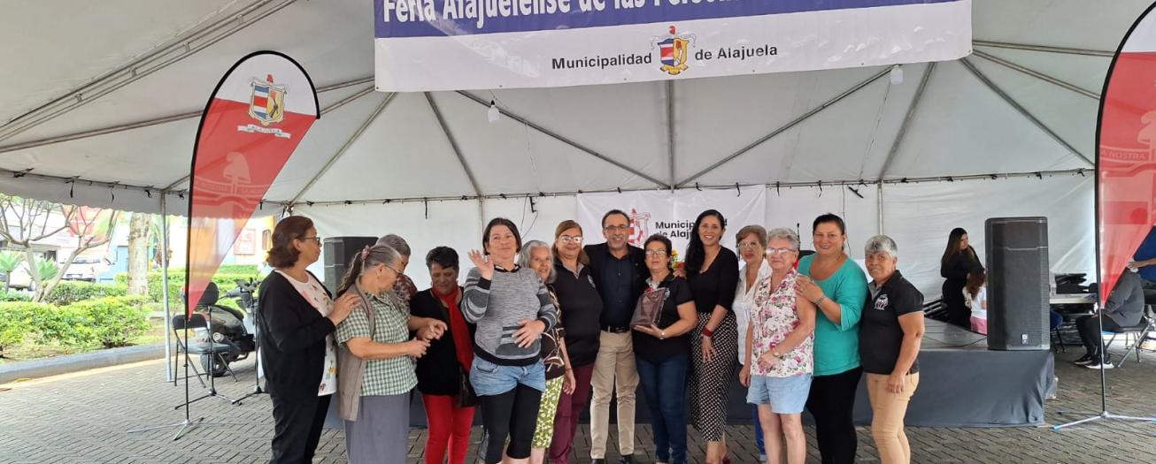 Municipalidad de Alajuela condona deudas  a adultos mayores en pobreza
