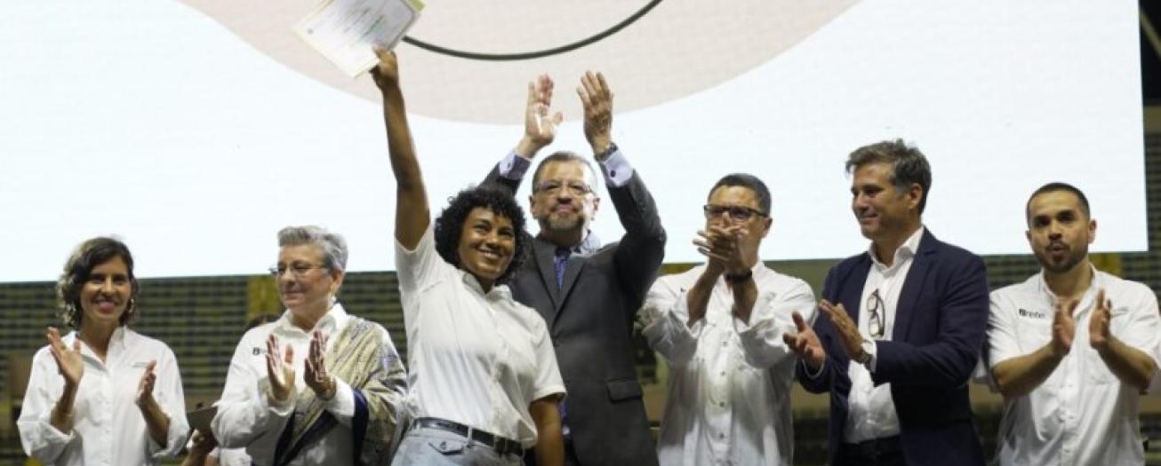 Miles de personas se graduaron del Programa de  Bachillerato para la Empleabilidad y el Emprendimiento 