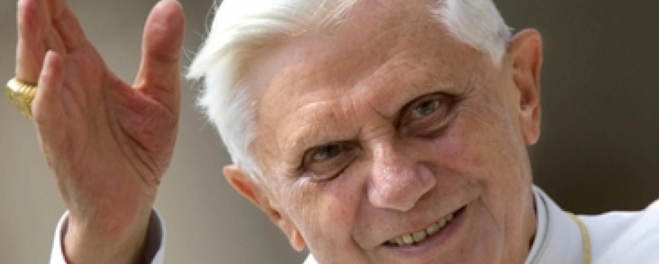 Cuatro días de duelo nacional por la muerte de Benedicto XVI