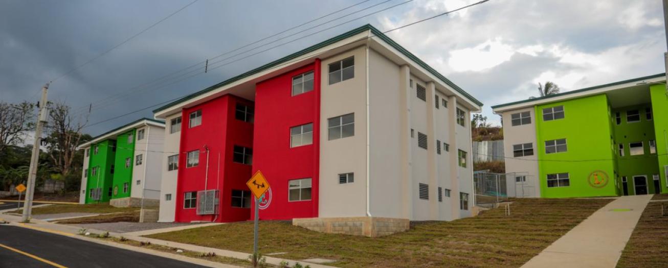Presidente de la República inaugura nuevo Condominio Vertical Las Trojas