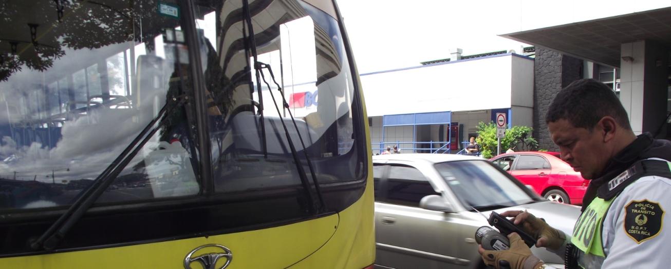 Conductores deben renovar su licencia, aunque no sea obligatorio portarla físicamente 