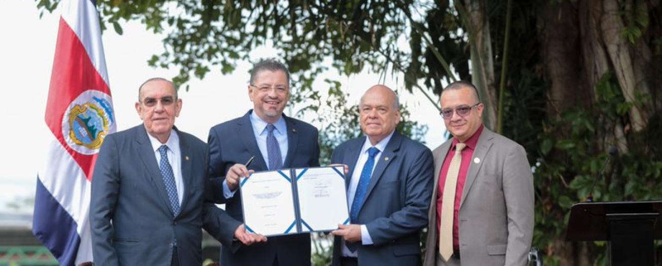 Presidente Chaves firma Ley contra el Crimen Organizado