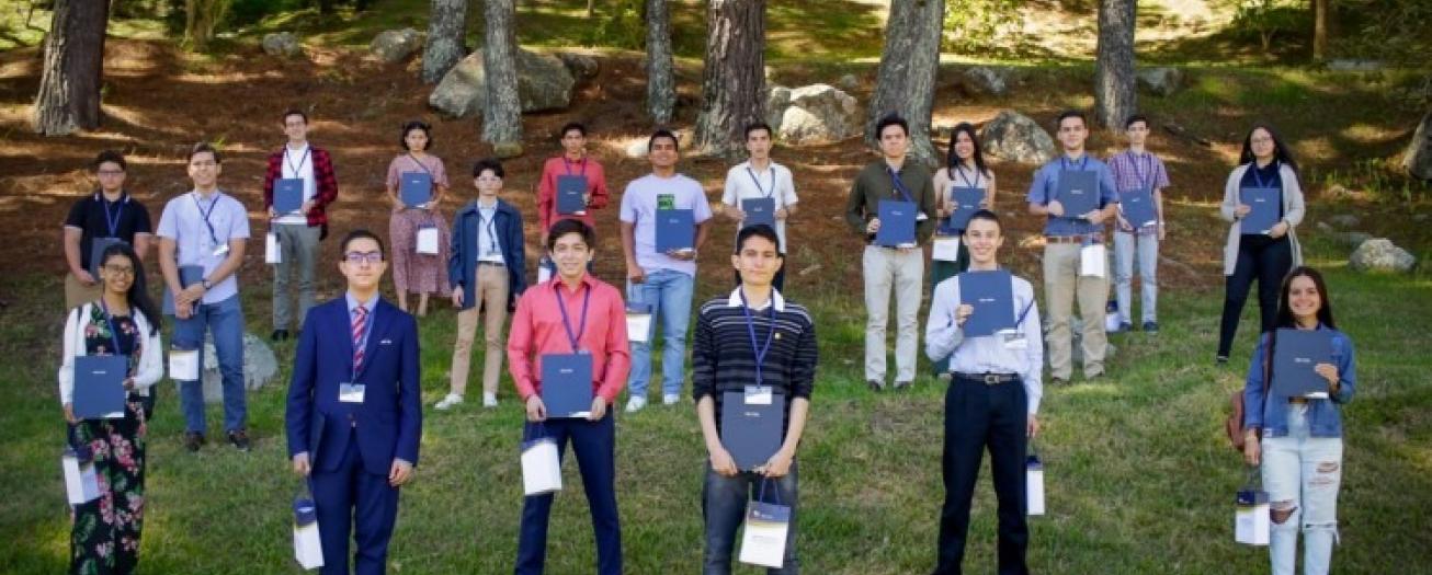 Estudiantes del Liceo Experimenta Bilingüe logran el tercer y cuarto mejor promedio de admisión del TEC