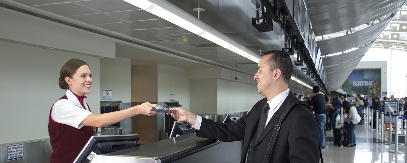 Aeropuerto Internacional Juan Santamaría recupera y supera tráfico de pasajeros registrado antes de la pandemia