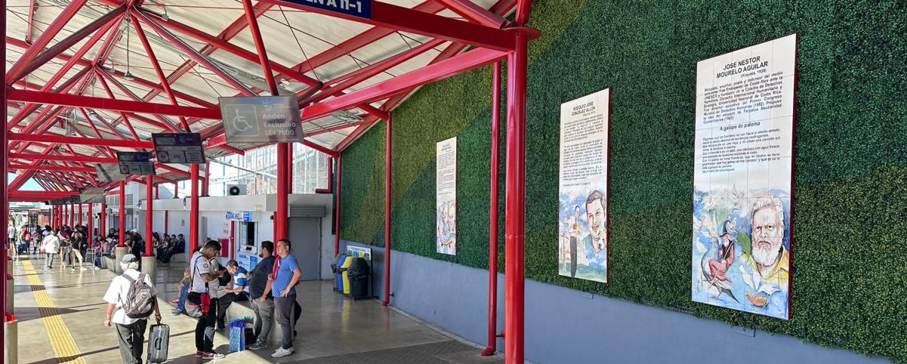 Terminal de Autobuses Fecosa se llena de “Pasillos Literarios”