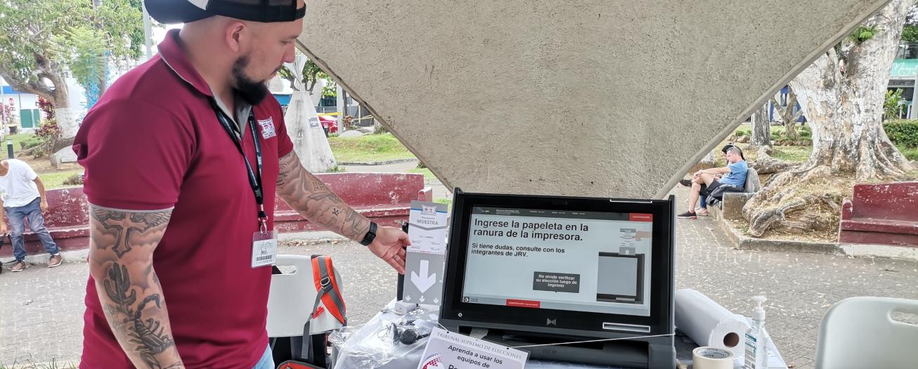 Sede Grecia del TSE habilitó dispositivo de Papeleta Única Electrónica