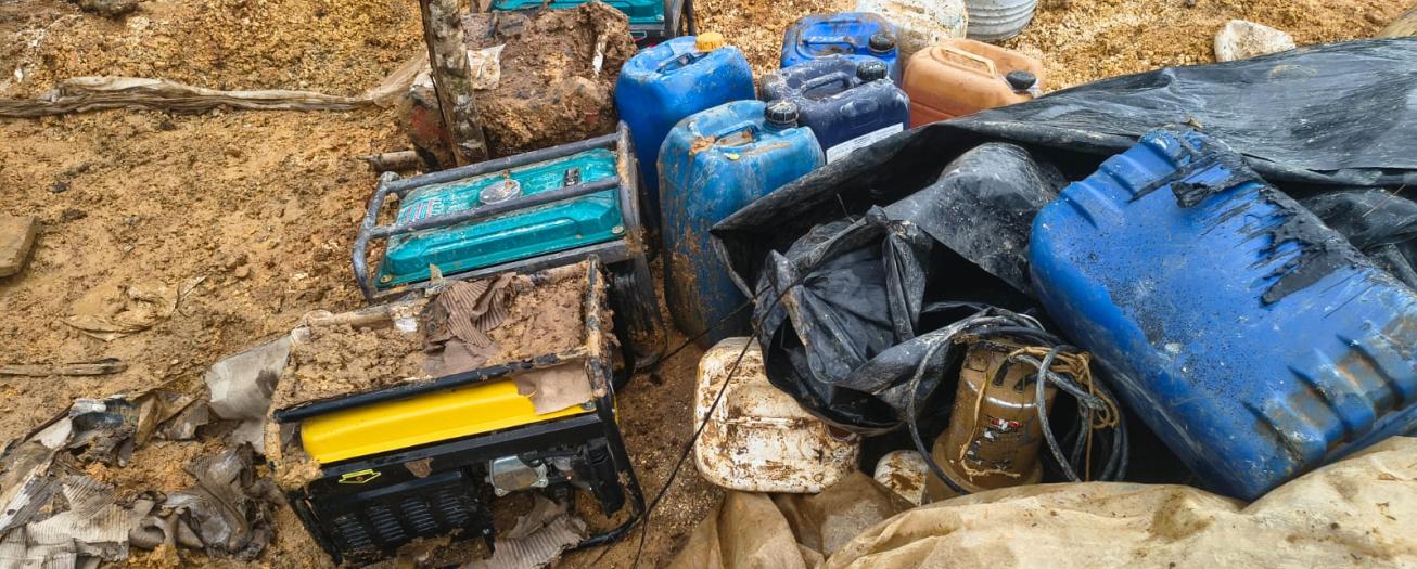 Fuerza Pública descubre otra bodega subterránea llena de equipos e imsumos para la minería ilegal