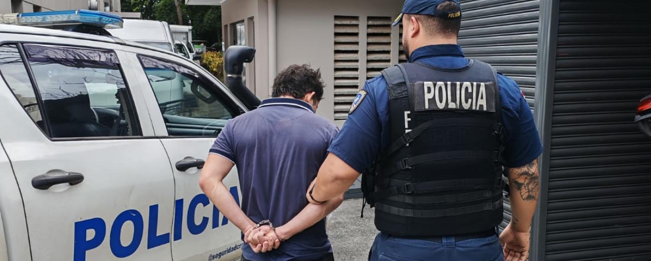 Fuerza Pública de Grecia detiene a sospechoso vinculado con robo de contenedores