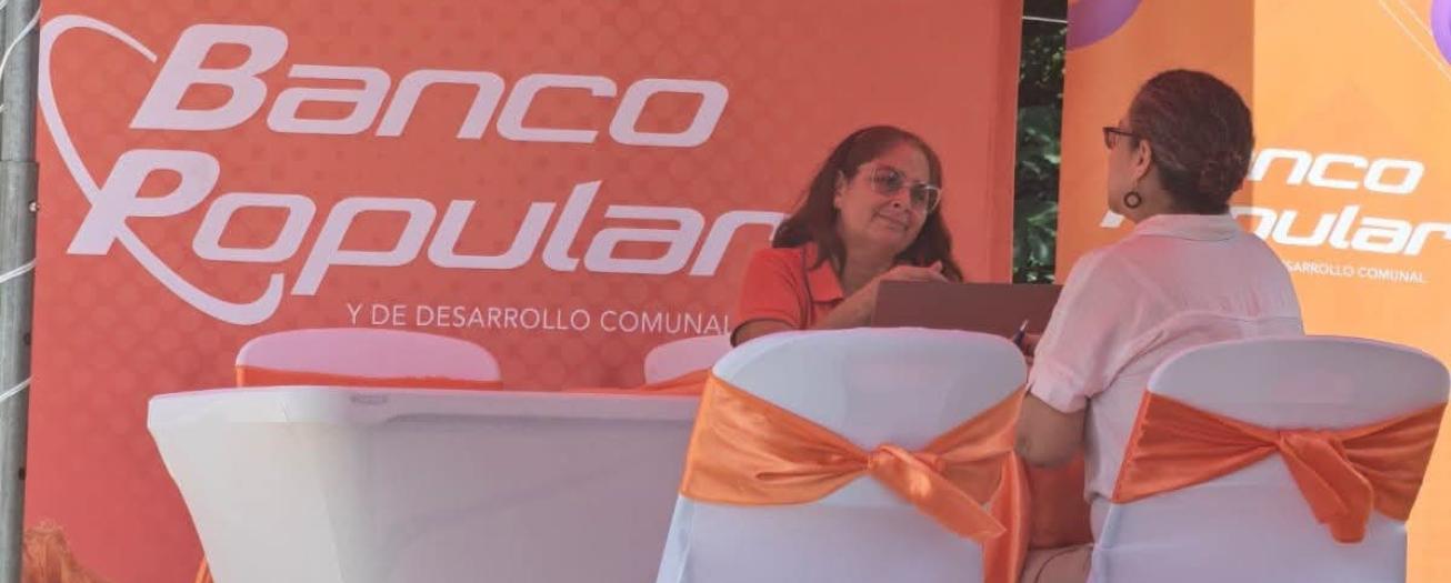 ¿Pensando en el regalo para mamá? Con un crédito del Banco Popular, participe por un Toyota Corolla Cross 2027