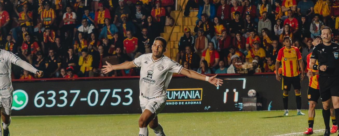 Sporting FC deja en coma a Herediano 