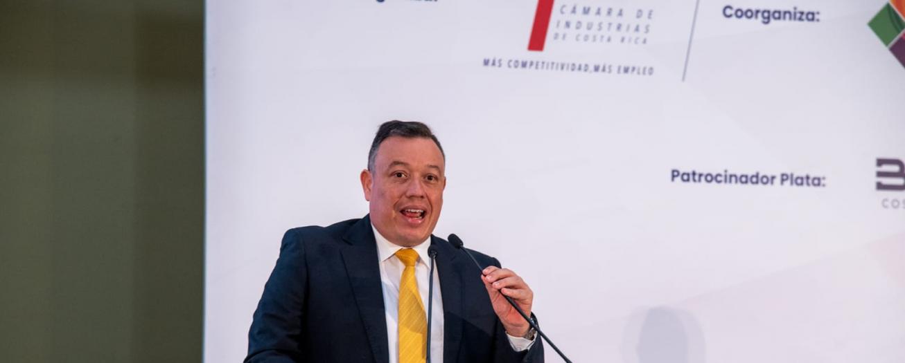 Gobierno firma decreto para evitar que se pida a  usuarios de trámites información pública que ya la  Administración posee  