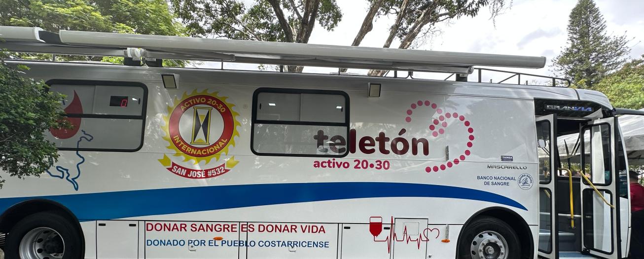 CCSS recibió moderna unidad móvil para donación de sangre