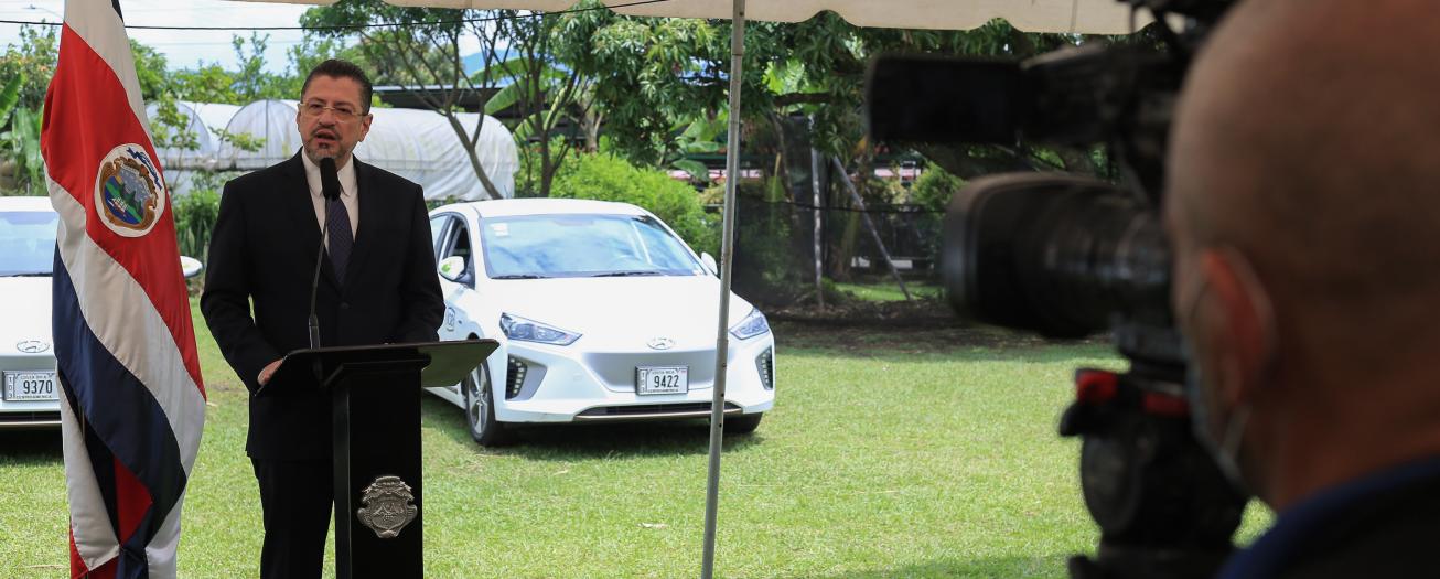 Presidente Chaves anuncia acciones concretas y  mano dura contra ciberataques en Costa Rica