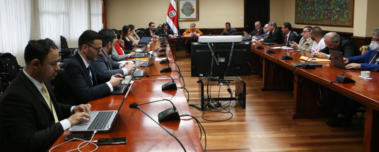 Gobierno y universidades públicas llegan  a acuerdo para financiar el FEES 2023