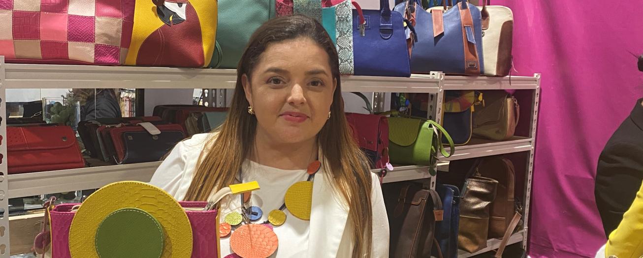 Mítica: diseño costarricense que transforma vidas a través del cuero y el color