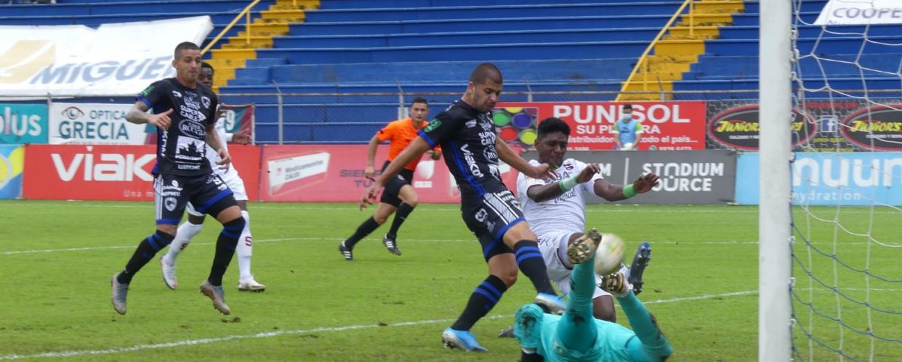 Grecia y Saprissa se conforman con el empate